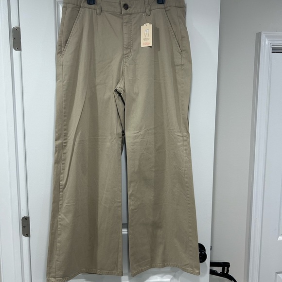 NWT St. John's Bay Women’s Khaki Chinos - Picture 2 of 6